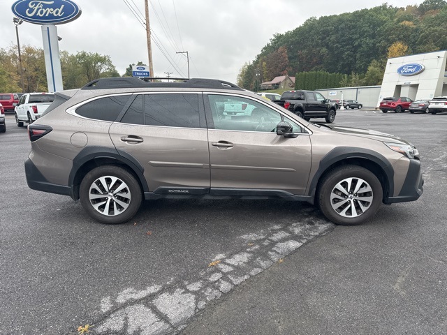 2023 Subaru Outback Premium photo 2