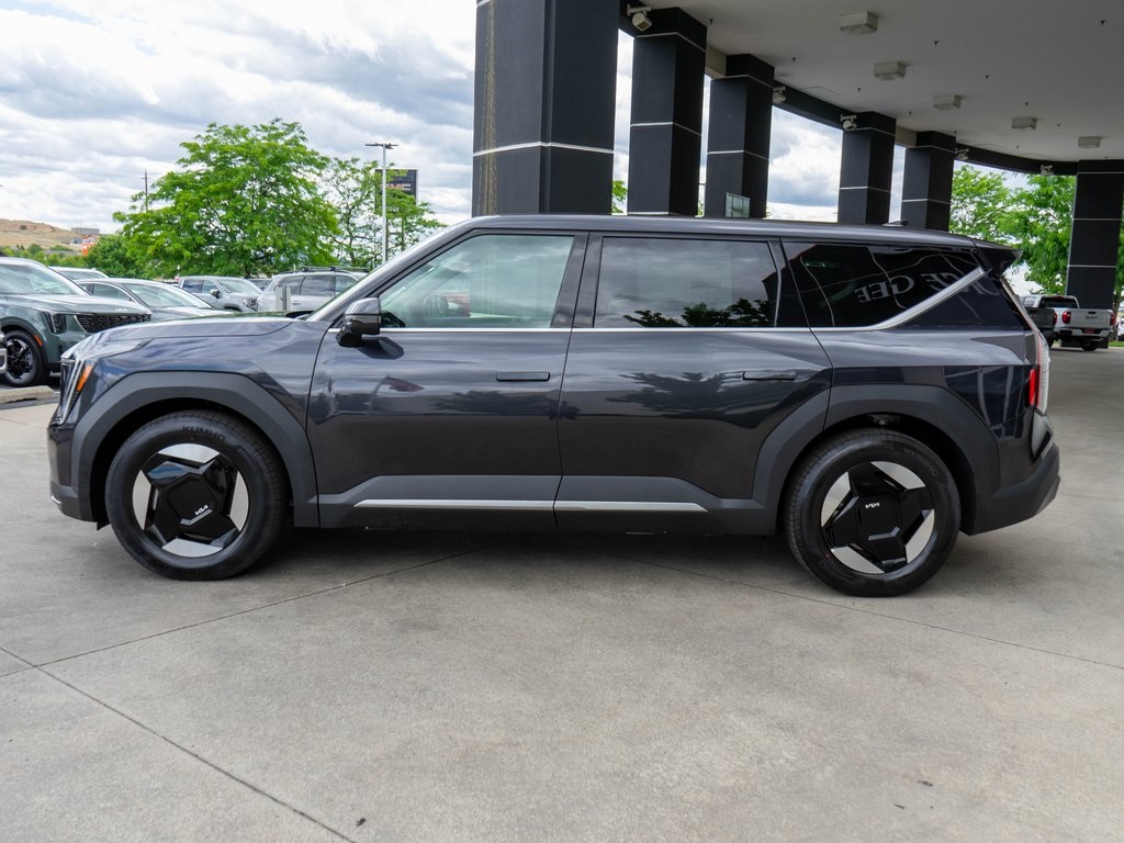 2026 Kia EV9 Light Long Range photo 4