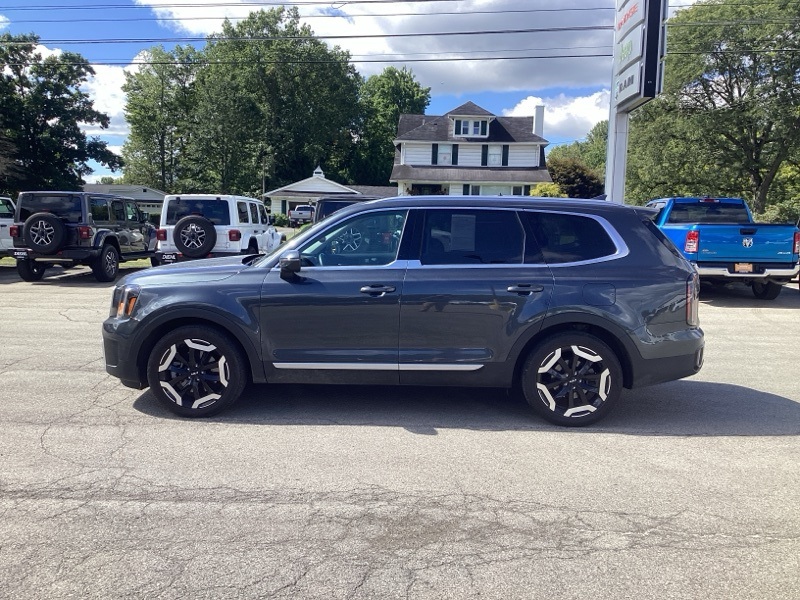 2024 Kia Telluride EX photo 2
