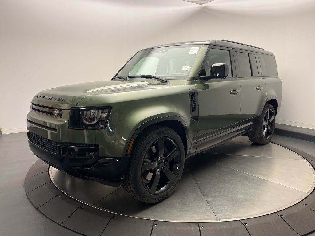 2026 Land Rover Defender X-Dynamic SE's photo