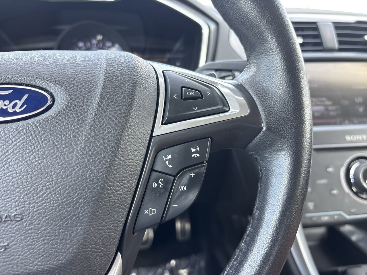 2014 Ford Fusion Titanium photo 26