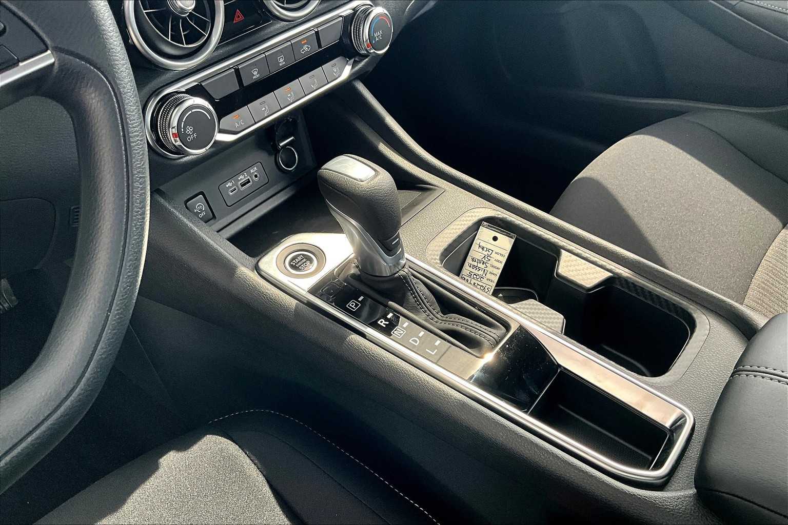 2025 Nissan Sentra SV photo 11