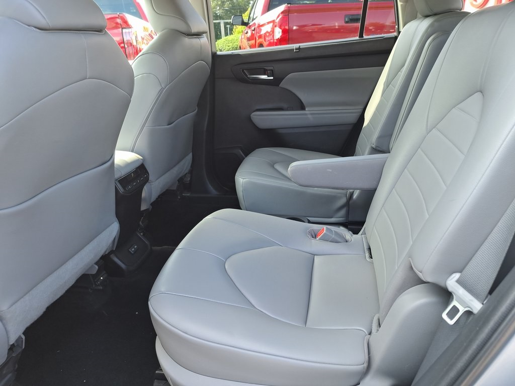 2023 Toyota Highlander Hybrid XLE photo 26