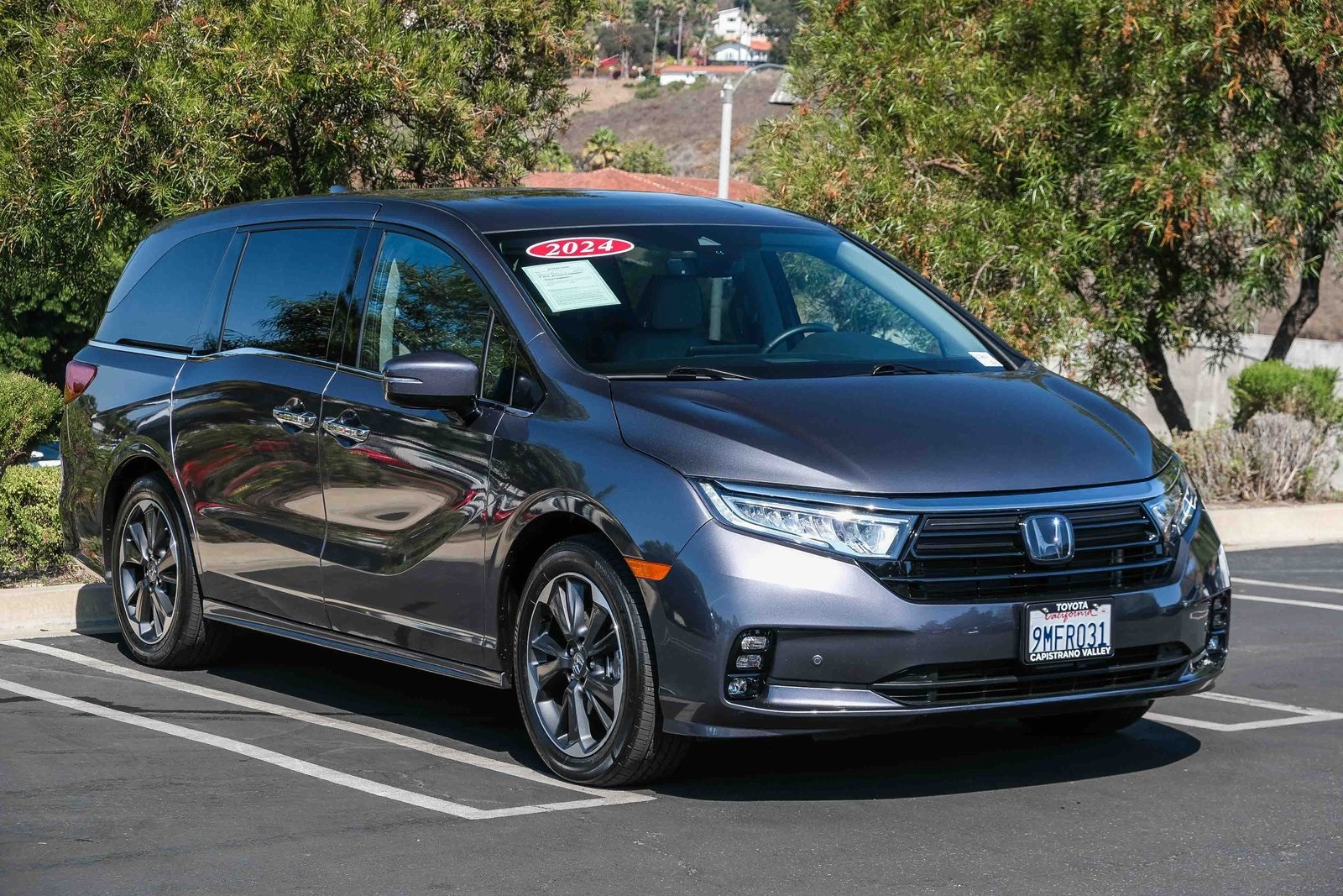 2024 Honda Odyssey Elite photo 3