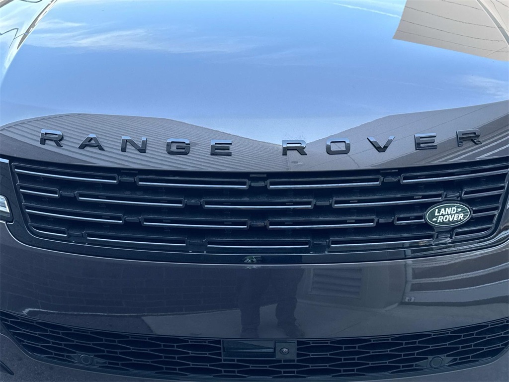 2025 Land Rover Range Rover Sport SE photo 11