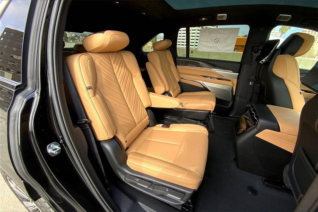 2025 Cadillac Escalade IQ Luxury photo 28