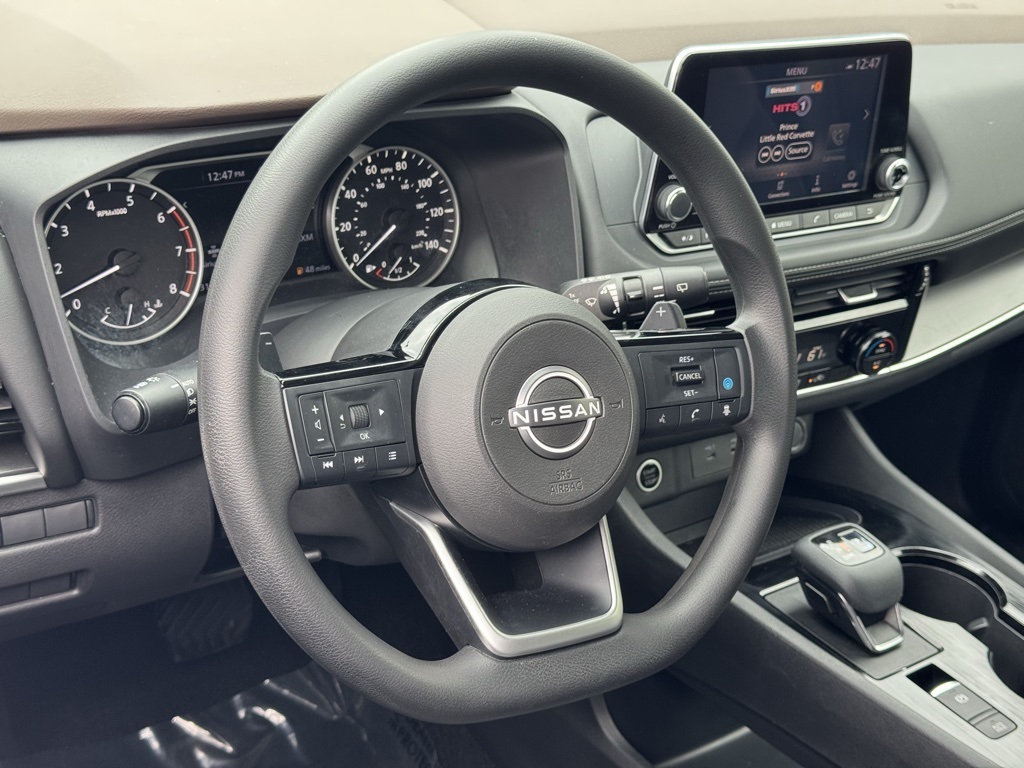 2022 Nissan Rogue SV photo 10