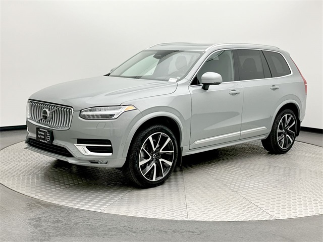 2025 Volvo XC90 Plus's photo