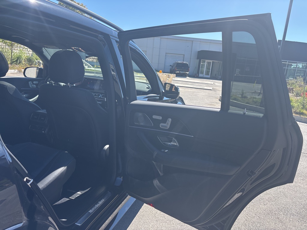 2025 Mercedes Benz GLS 450 4MATIC photo 14