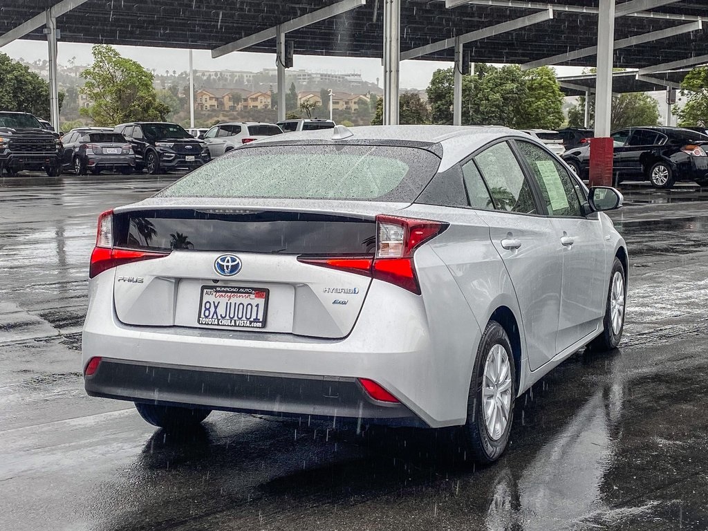 2022 Toyota Prius L photo 5