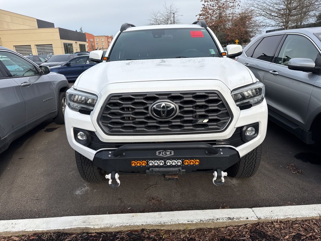 2022 Toyota Tacoma TRD Off-Road photo 2