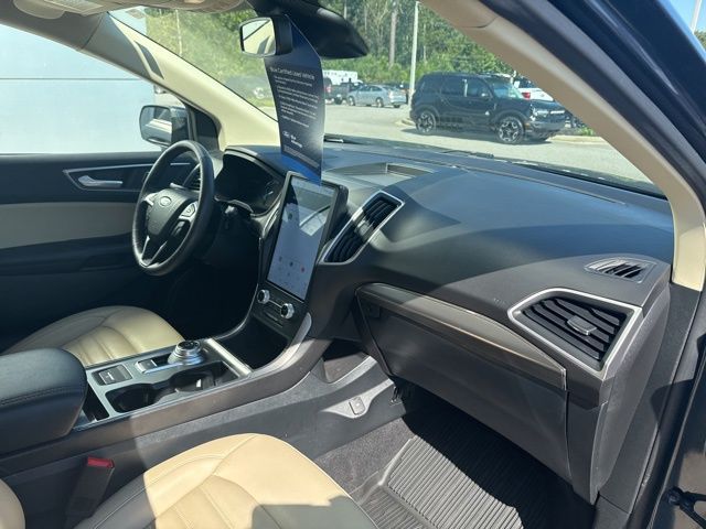 2022 Ford Edge SEL photo 26