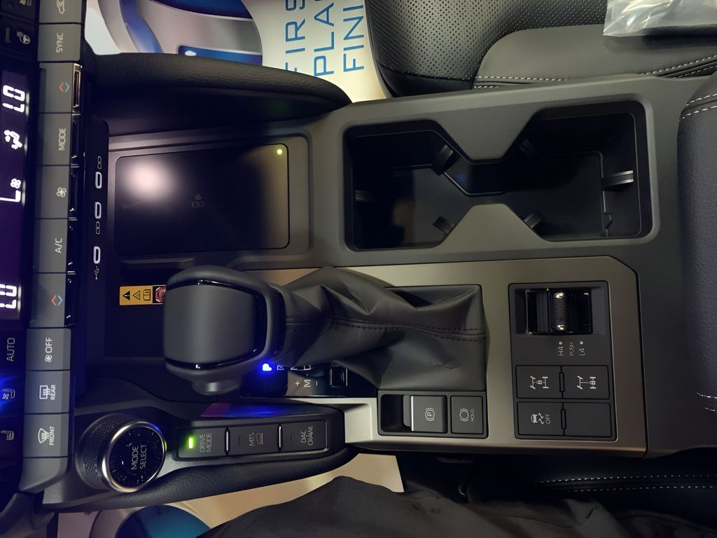 2025 Toyota Land Cruiser photo 15