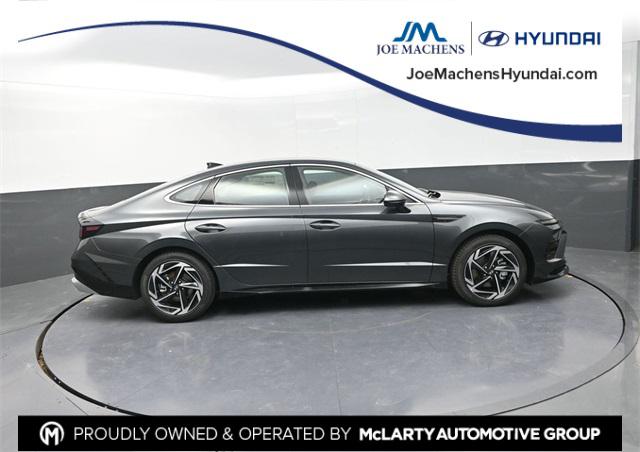 2026 Hyundai Sonata SEL's photo