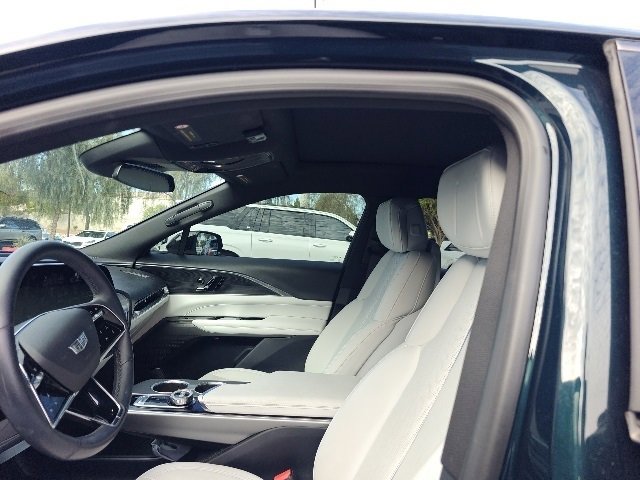 2024 Cadillac Lyriq Sport photo 3