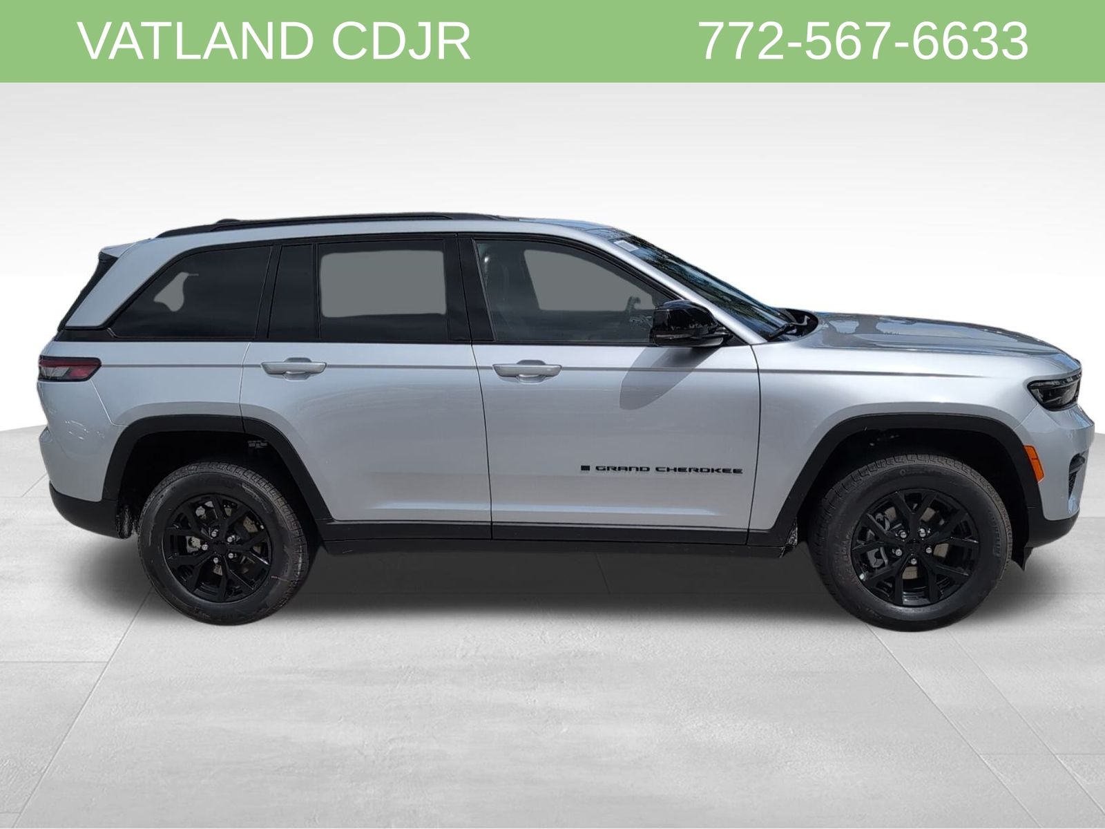 2025 Jeep Grand Cherokee Laredo Altitude photo 2