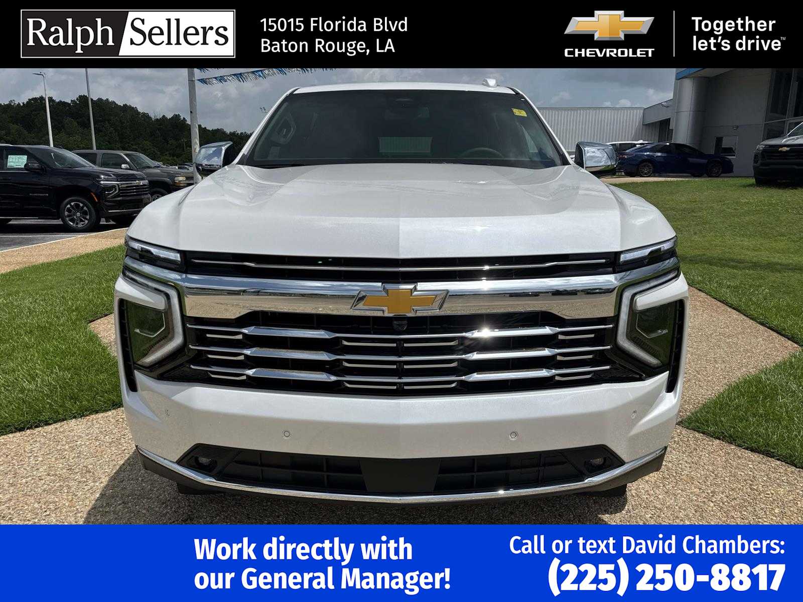 2025 Chevrolet Suburban Premier photo 2
