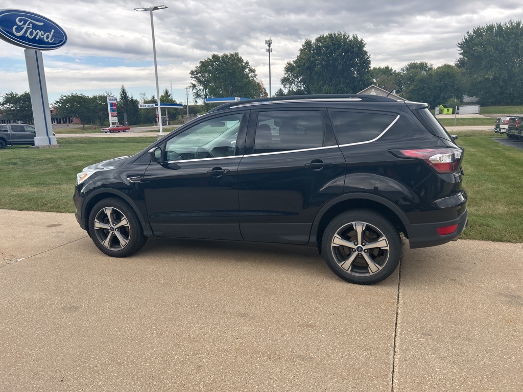 2017 Ford Escape SE photo 2