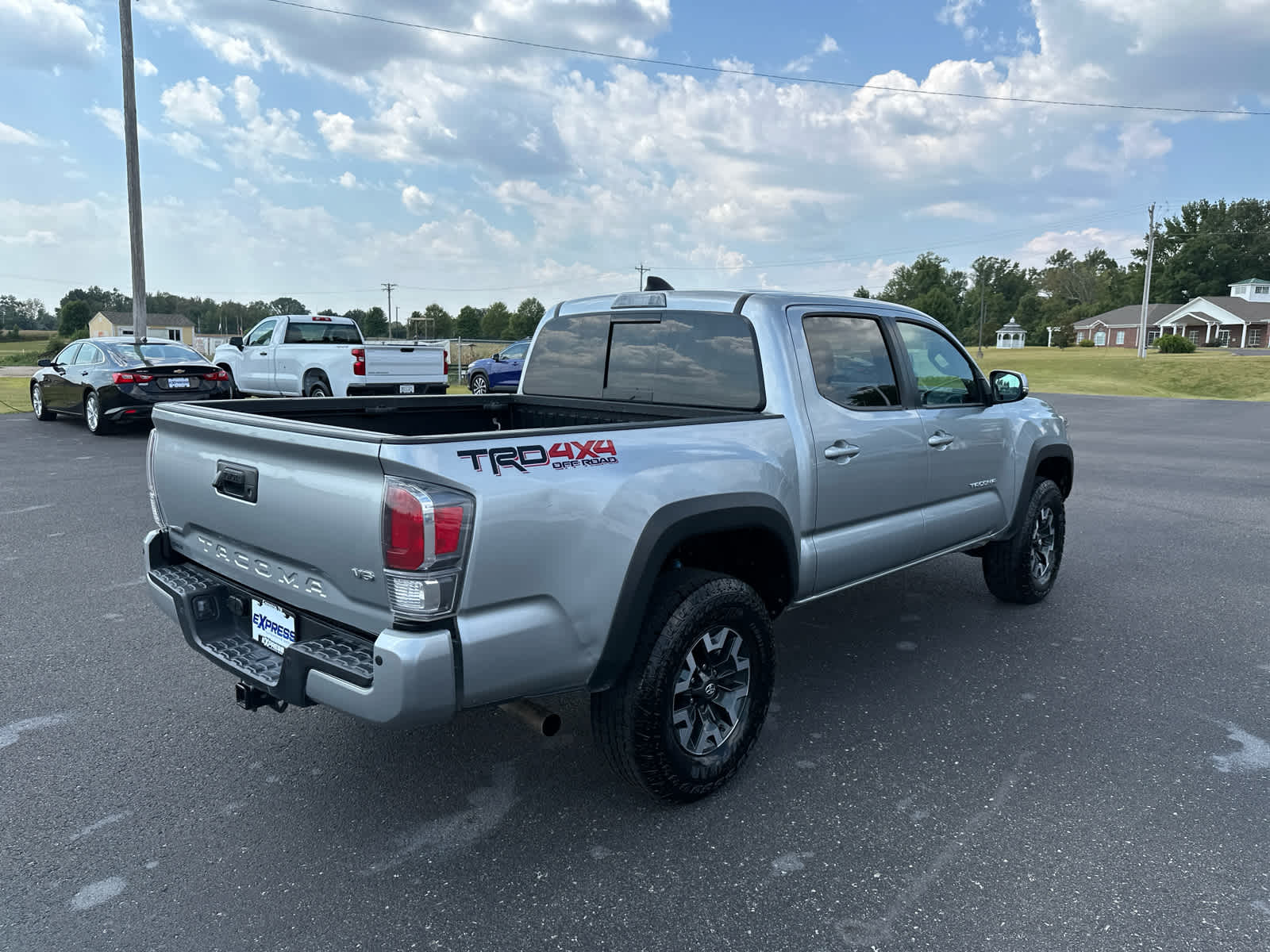2023 Toyota Tacoma TRD photo 3
