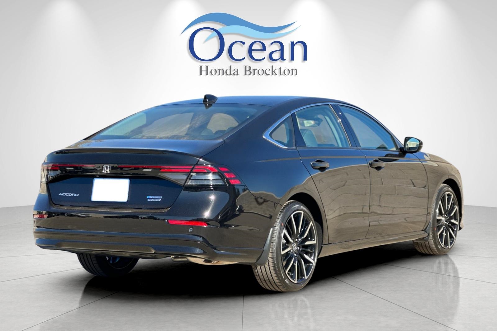 2025 Honda Accord Touring photo 5