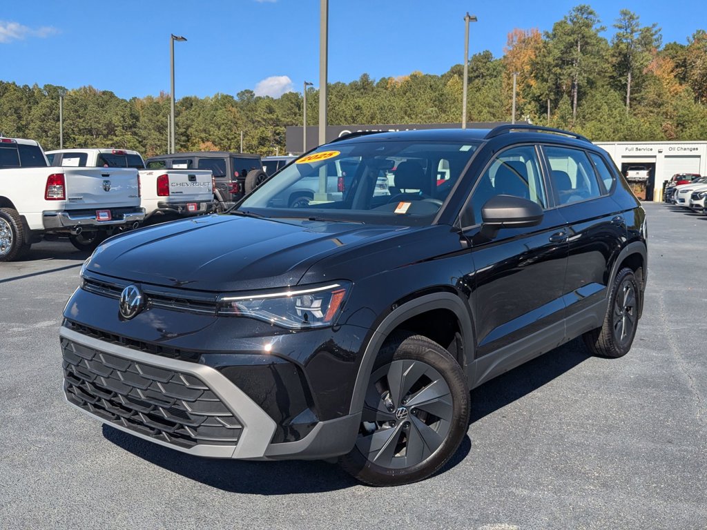 2025 Volkswagen Taos S's photo