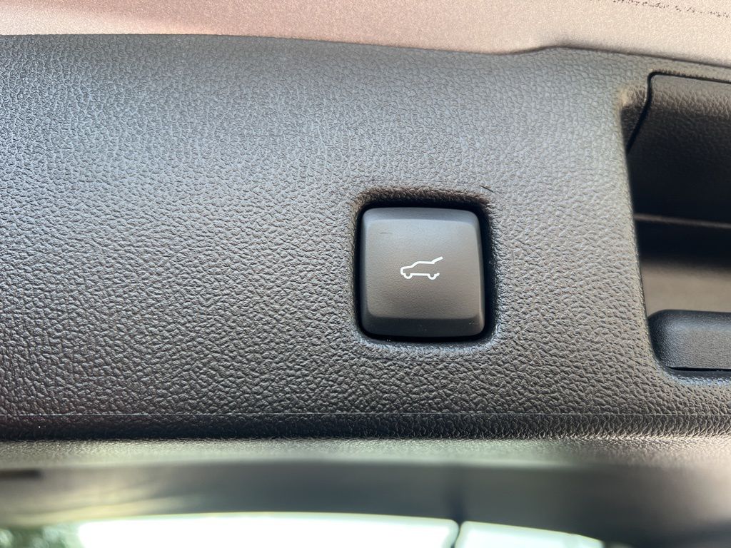 2022 Ford Escape SEL photo 13