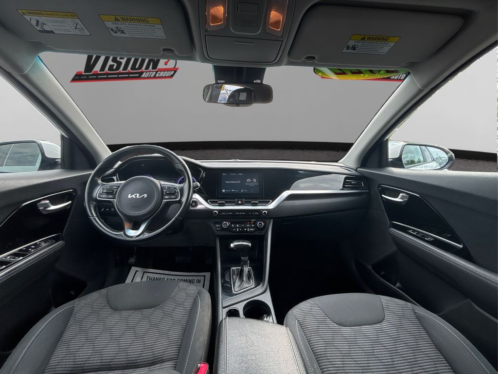 2022 Kia Niro LXS photo 25