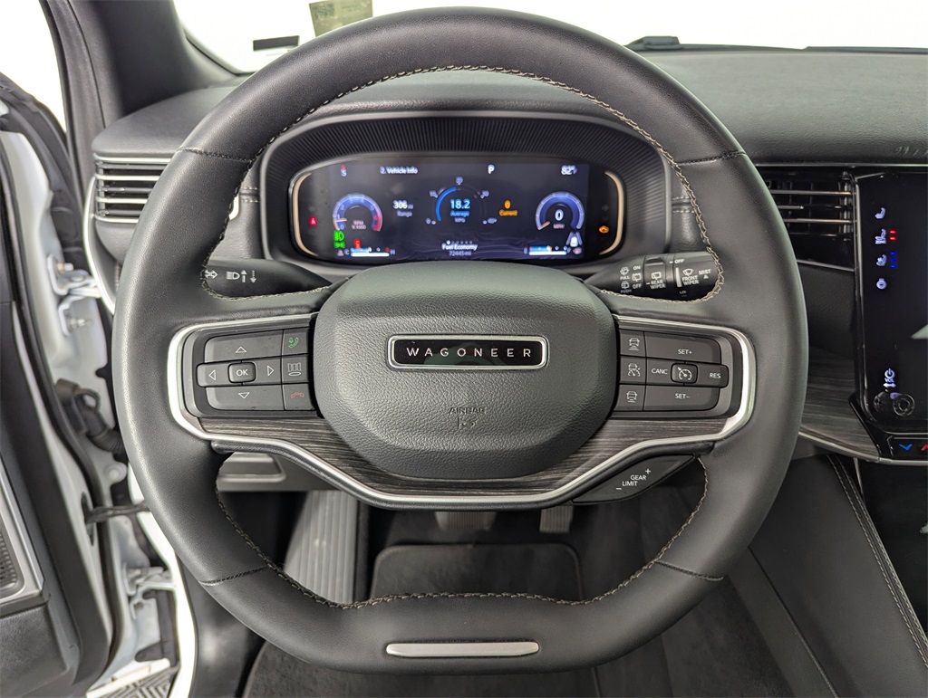 2023 Jeep Wagoneer L Series III photo 23