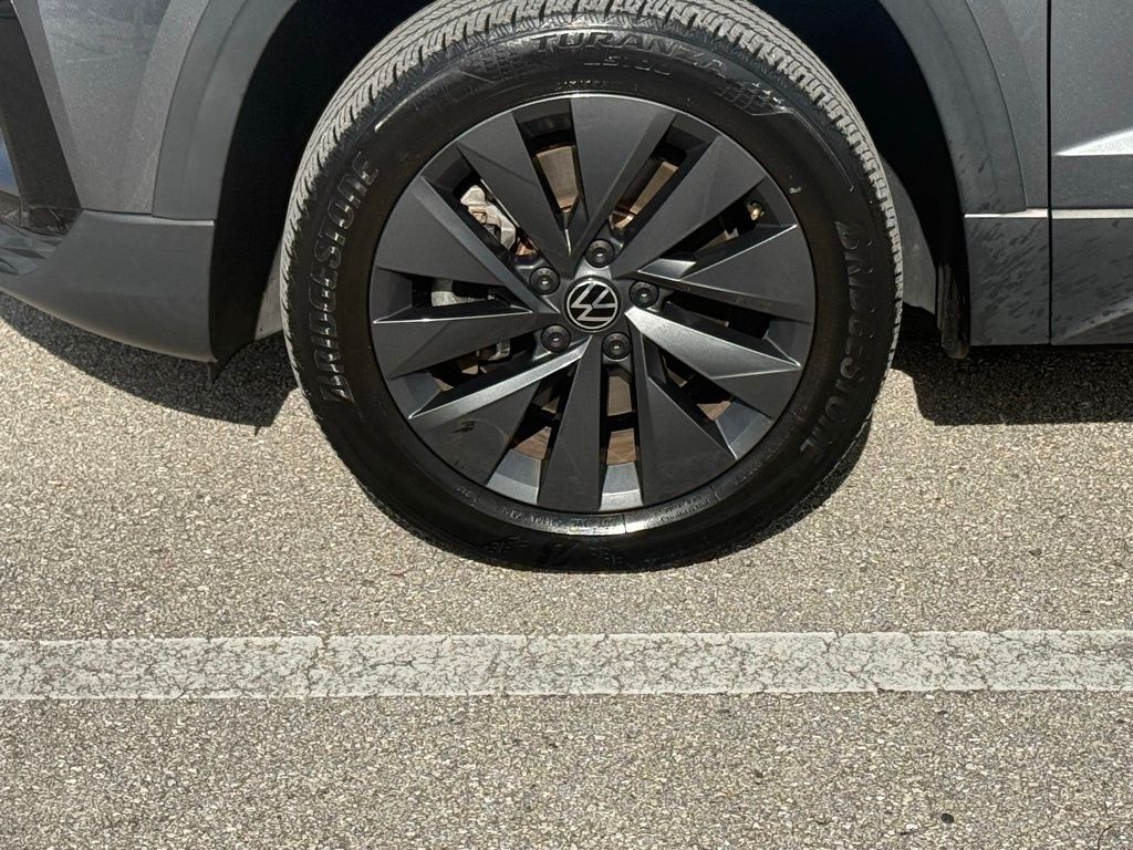 2022 Volkswagen Taos S photo 25