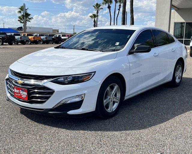 2023 Chevrolet Malibu LS photo 3