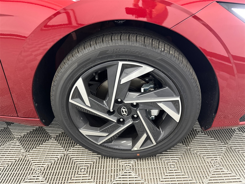 2025 Hyundai Elantra SEL Convenience photo 12