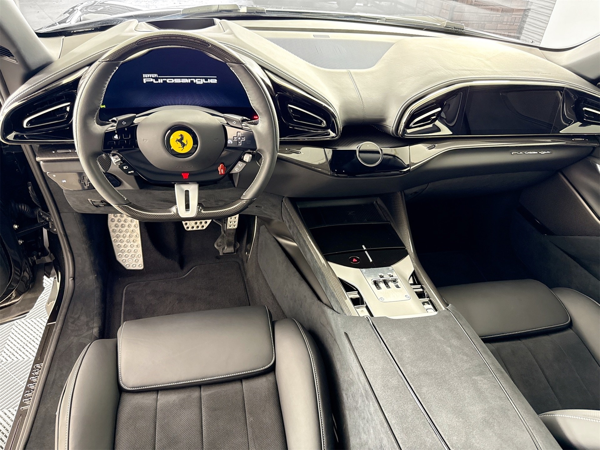 2025 Ferrari Purosangue Base photo 17