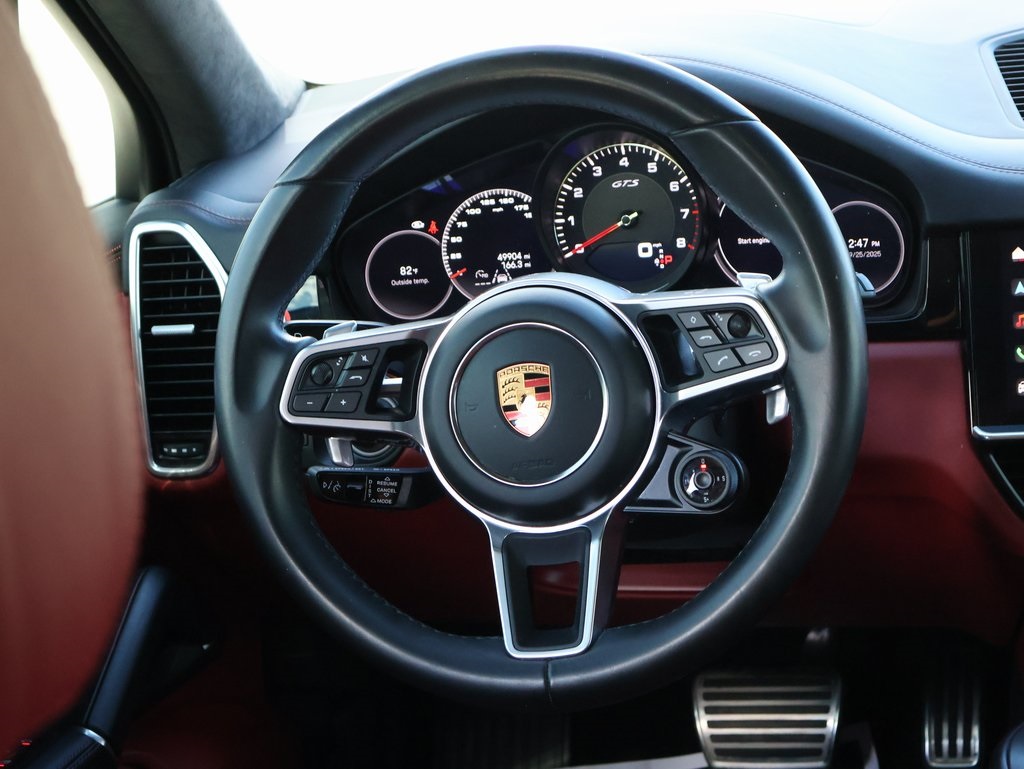 2022 Porsche Cayenne GTS photo 16