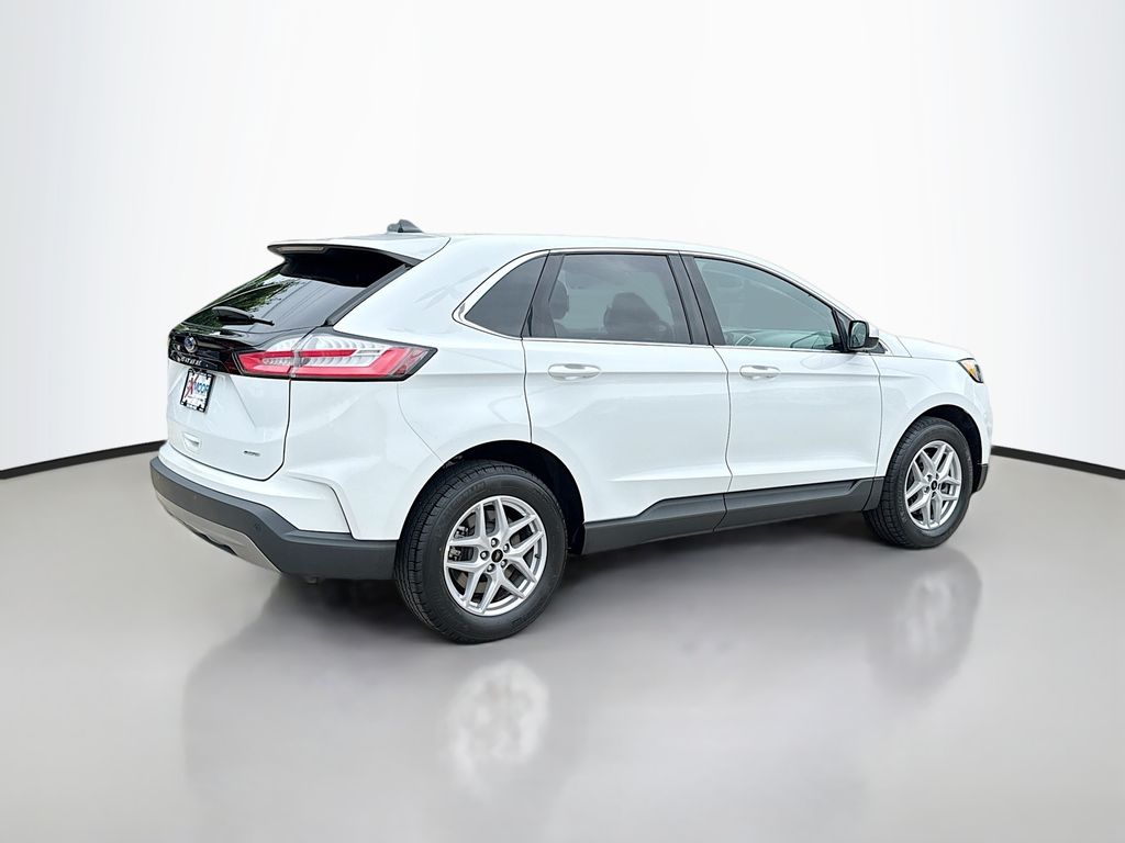 2023 Ford Edge SEL photo 7