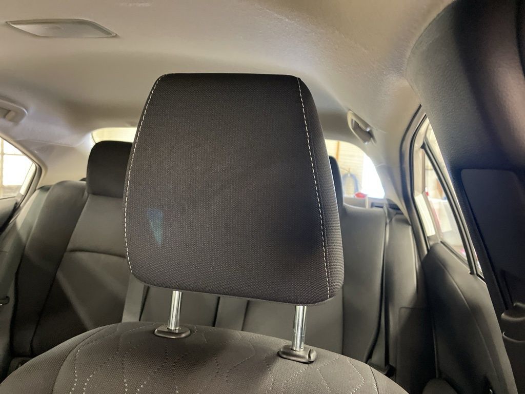 2025 Toyota Corolla LE photo 12
