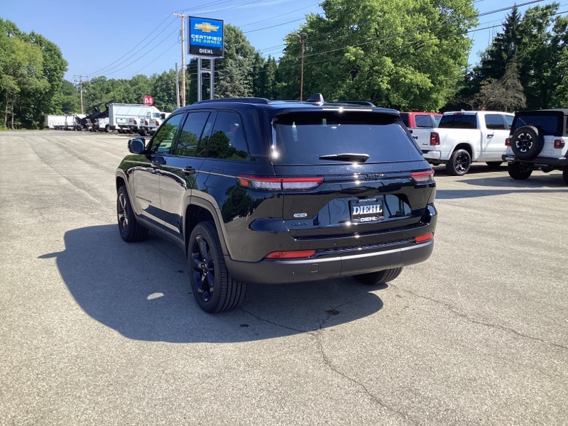 2025 Jeep Grand Cherokee Altitude X photo 3