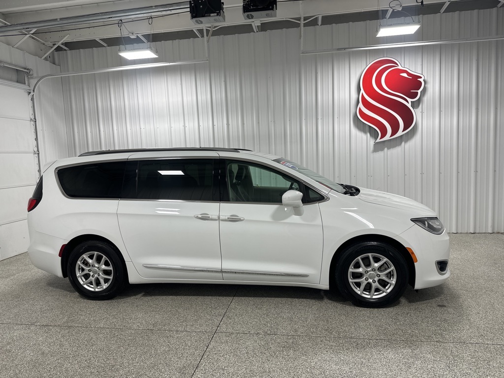PreOwned 2020 Chrysler Pacifica Touring L 4D Passenger Van in