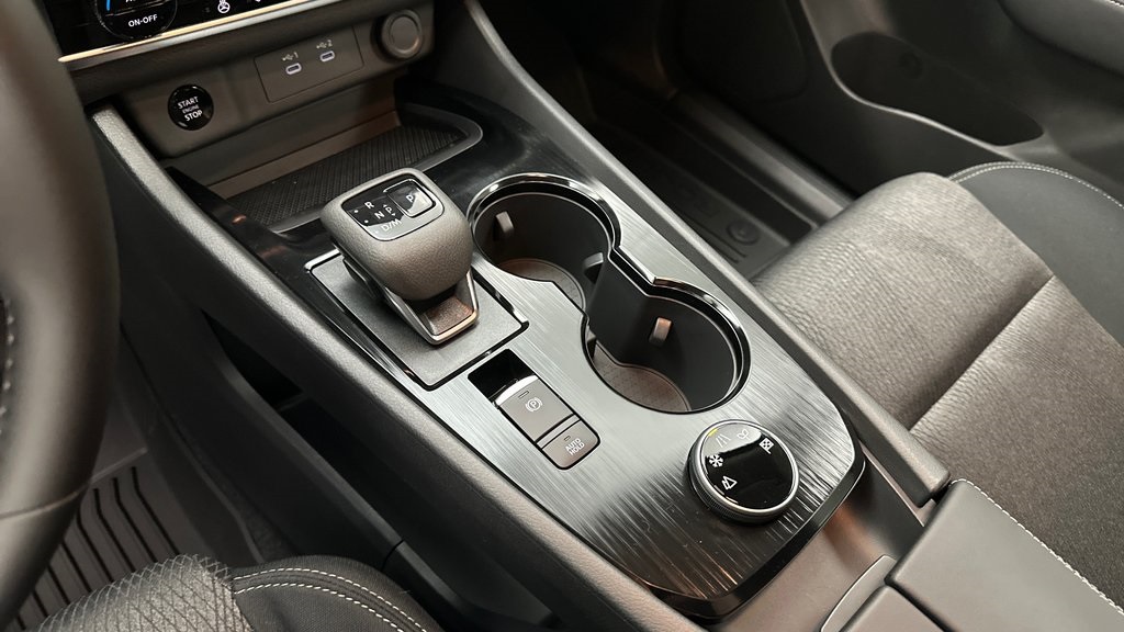 2026 Nissan Rogue SV photo 13