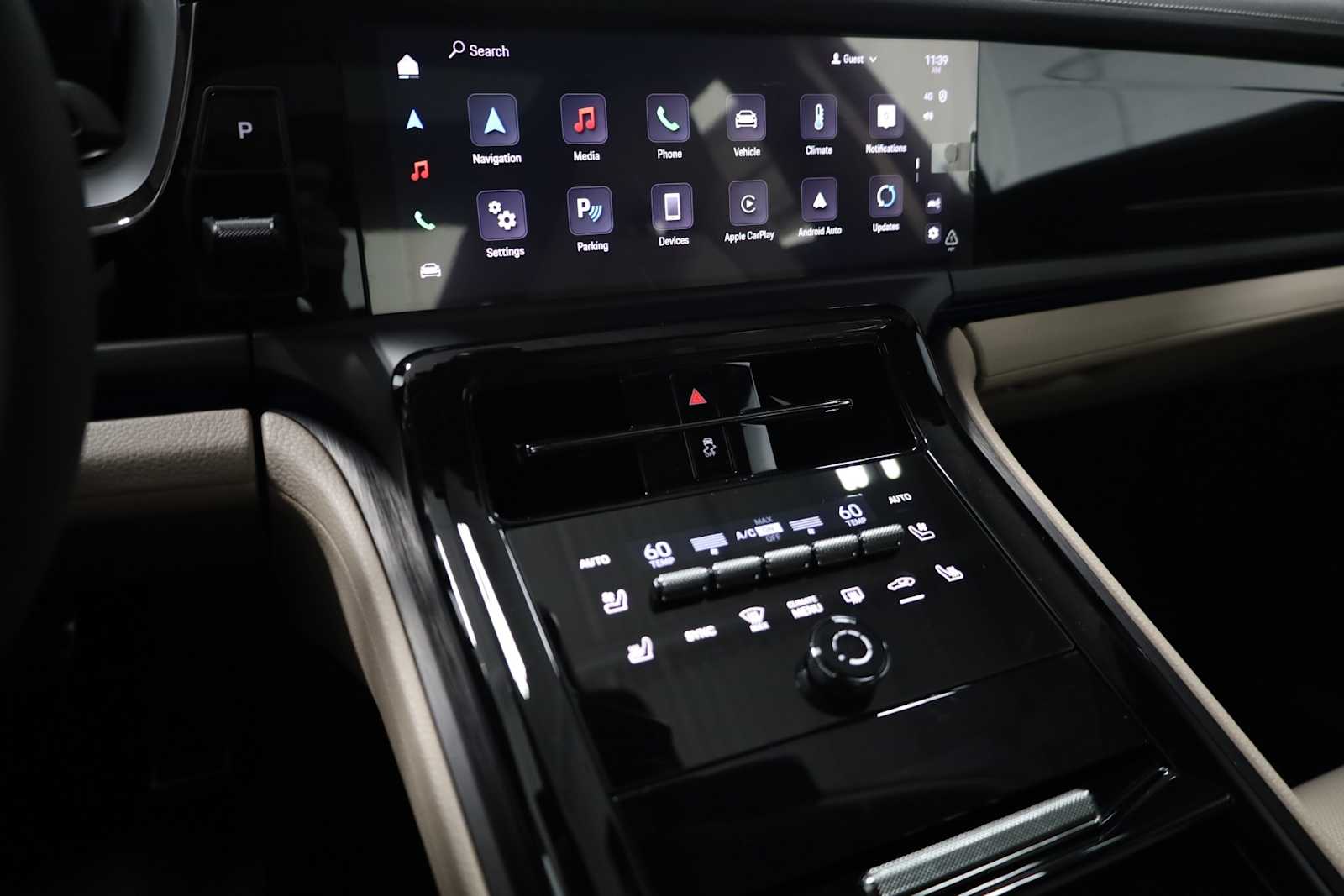 2025 Porsche Panamera 4 photo 25