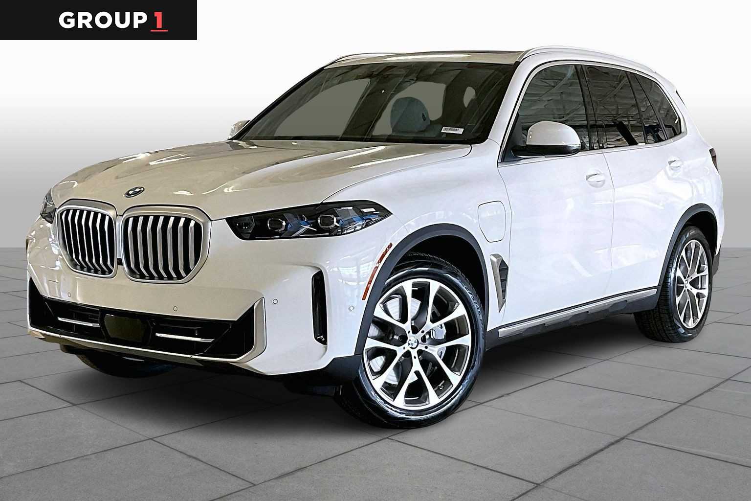 2026 BMW X5 50e's photo