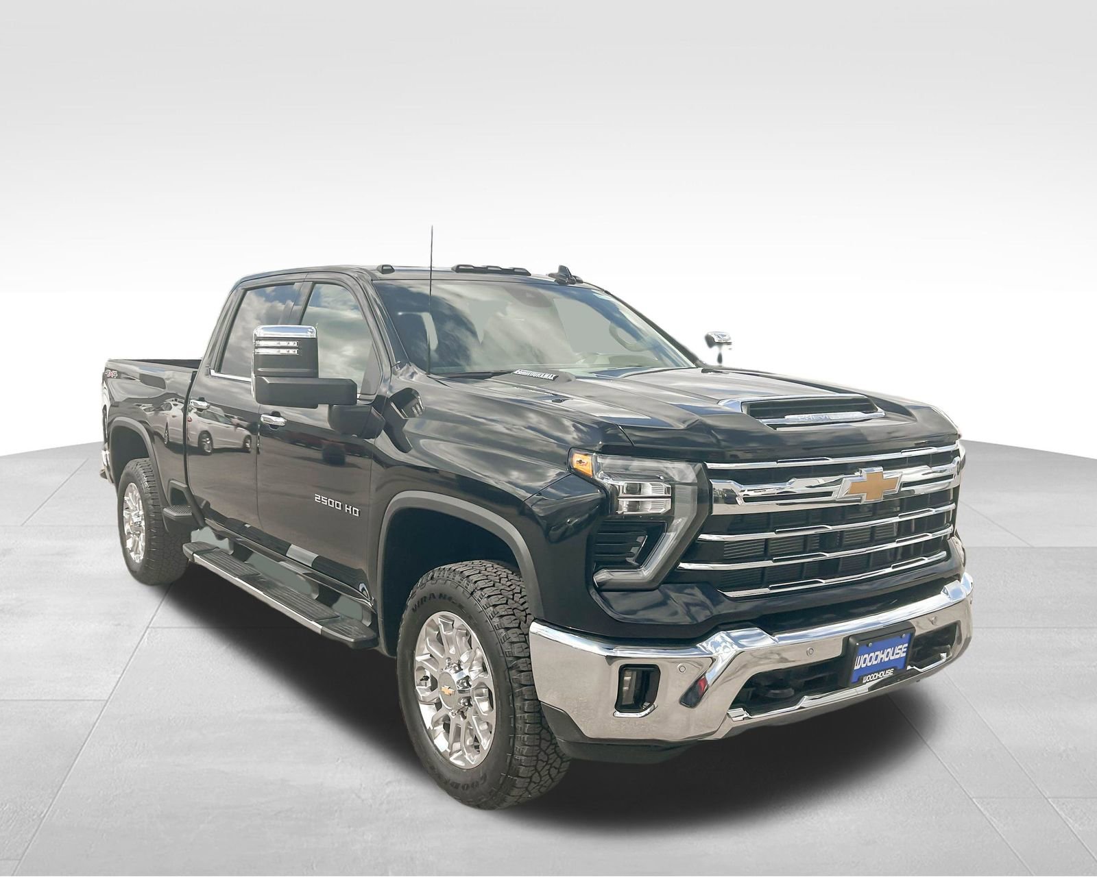 2025 Chevrolet Silverado 2500HD LTZ photo 3