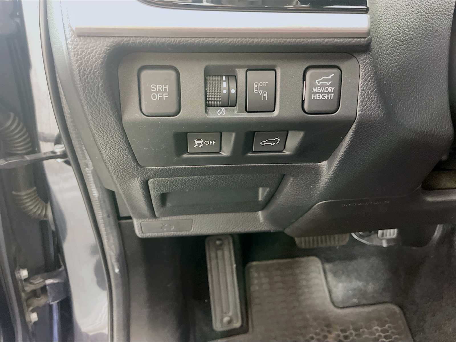 2018 Subaru Forester Touring photo 8