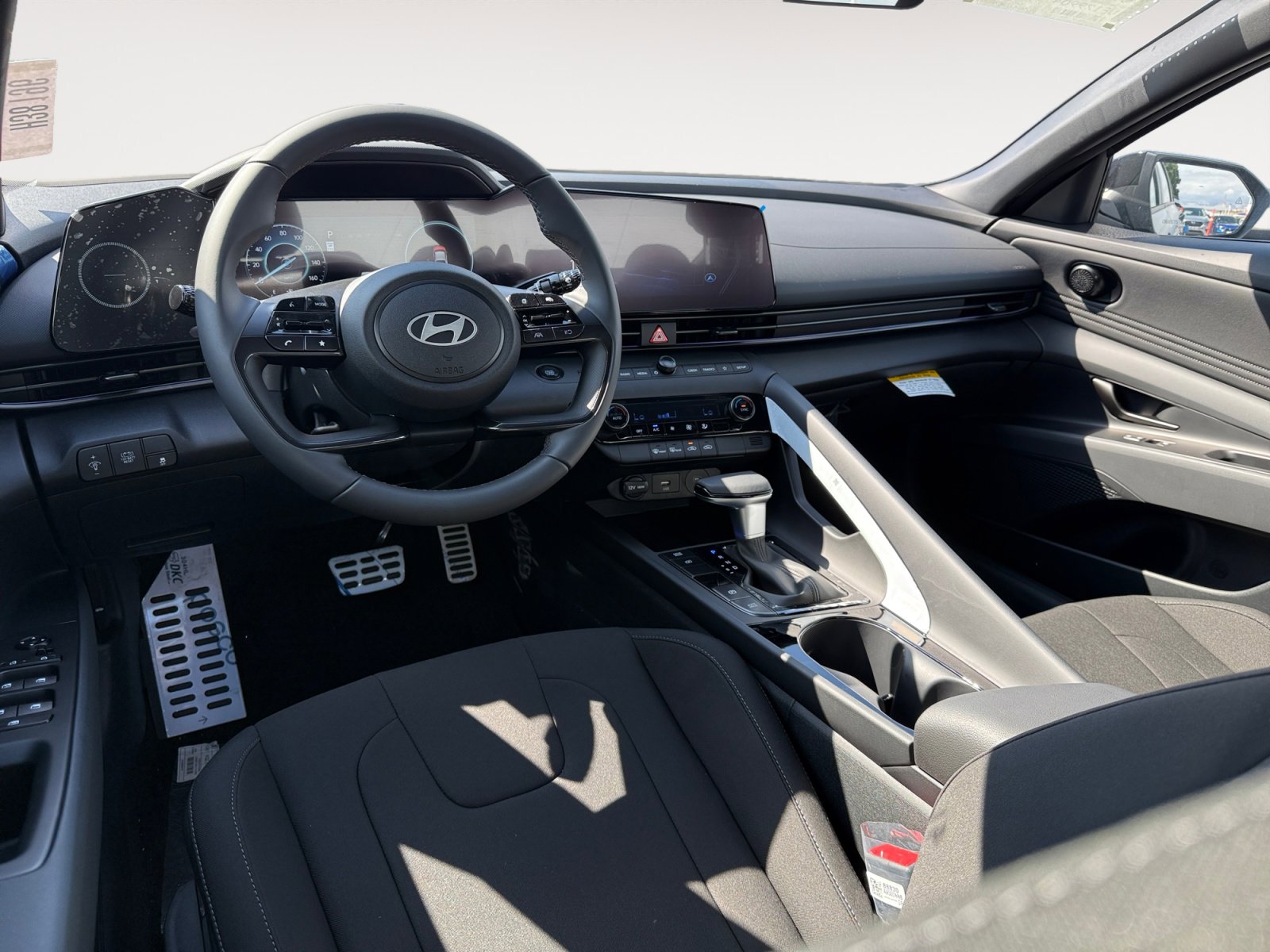 2025 Hyundai Elantra Hybrid SEL Sport photo 15