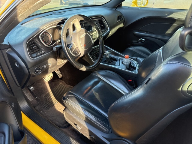 2017 Dodge Challenger SXT photo 4
