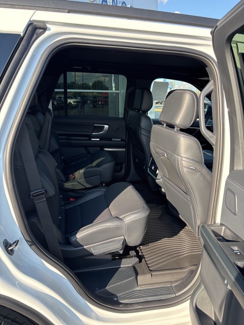 2025 Ford Expedition Platinum photo 36