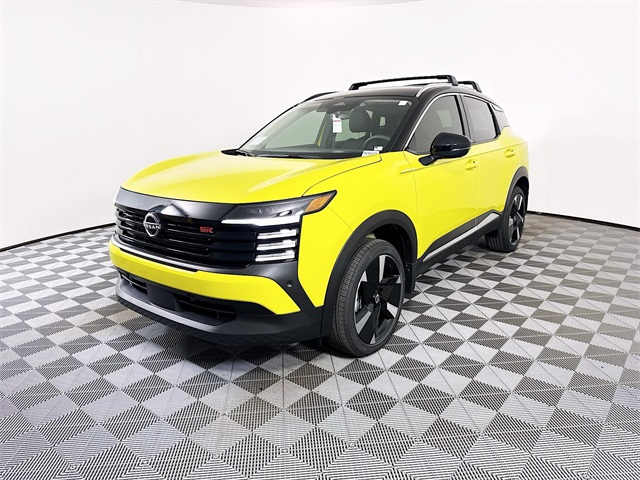 2026 Nissan Kicks SR photo 2