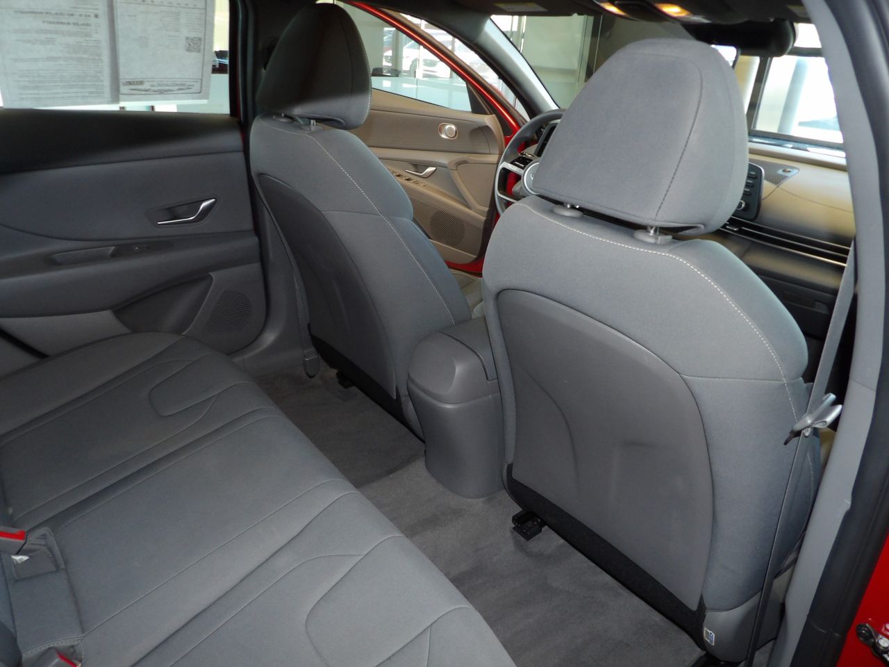 2022 Hyundai Elantra SEL photo 16