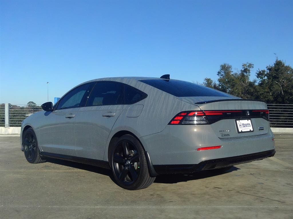 2025 Honda Accord Hybrid Sport-L photo 3