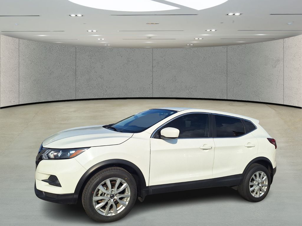 2021 Nissan Rogue Sport S's photo