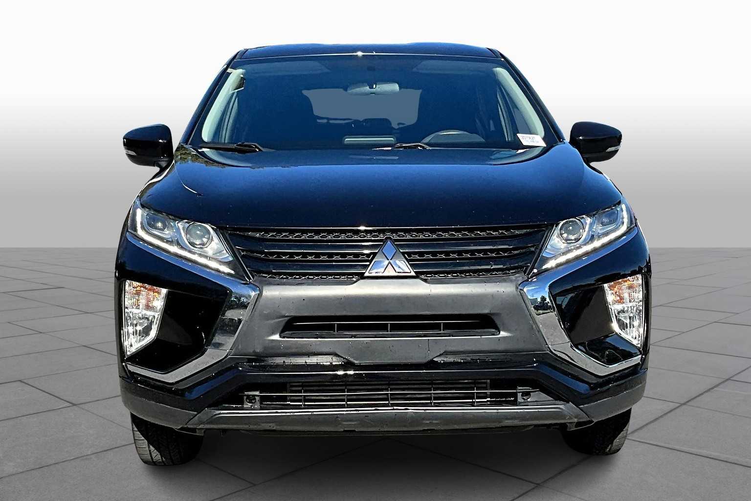 2018 Mitsubishi Eclipse Cross LE photo 3